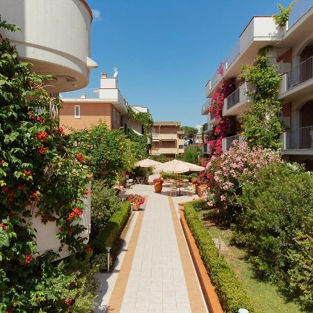 I Cinque Pini Hotel Follonica Buitenkant foto