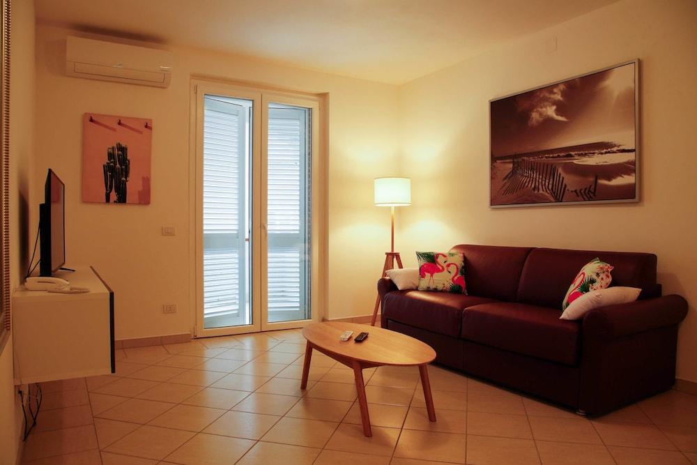 I Cinque Pini Hotel Follonica Buitenkant foto