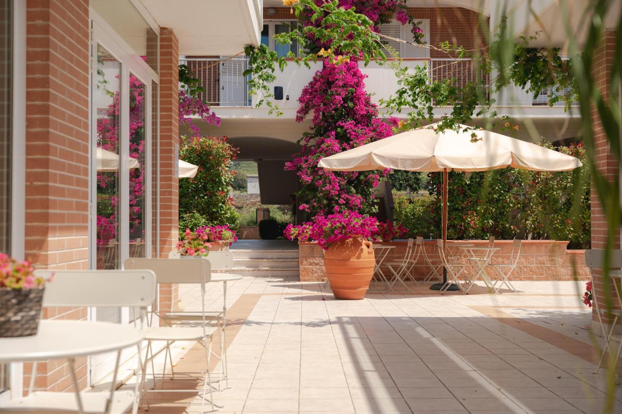 I Cinque Pini Hotel Follonica Buitenkant foto